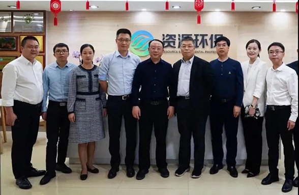 江西崇義縣委李國泉書記一行蒞臨資源環(huán)?？疾旖涣? /></div>
                                    <div   id=